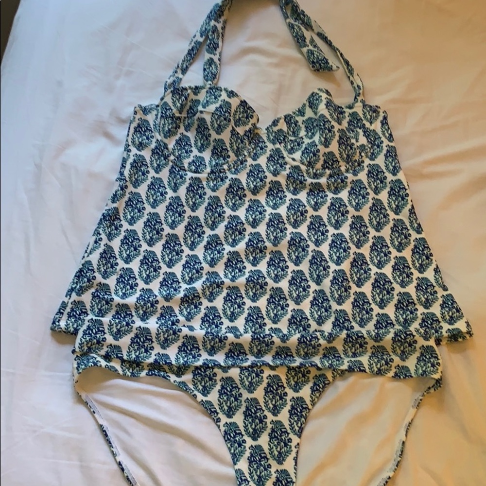 Vineyard Vines Two piece halter bathing suit